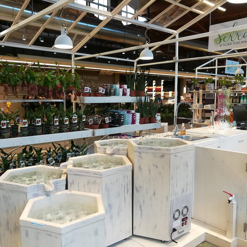 Ausstellungssystem mit Kuehlung Fior d'acqua